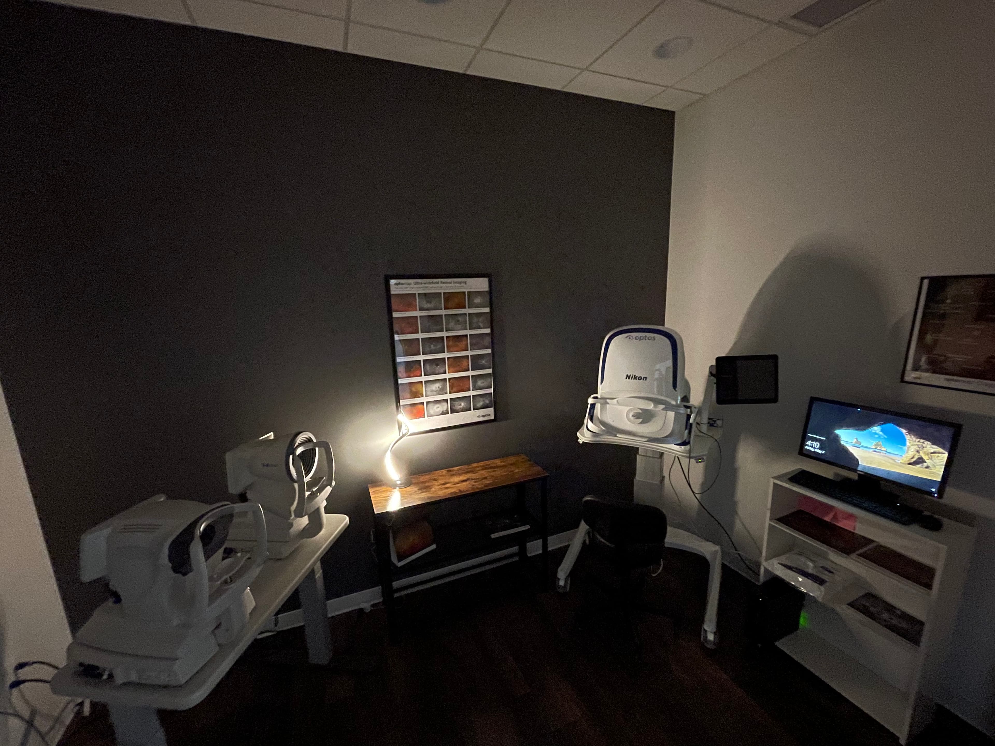The Optomap imaging room with the Optos retinal camera